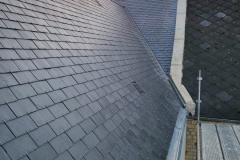 TOITURE EN ARDOISES NATURELLES A EBOULEAU ET TRAVAUX DE ZINGUERIE